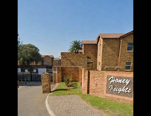 2 BEDROOM CLUSTER FOR SALE IN HONEY PARK